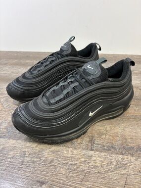 Nike Air Max 97 Triple Black 921522-011 Youth 6Y Women’s 7.5 Sneaker